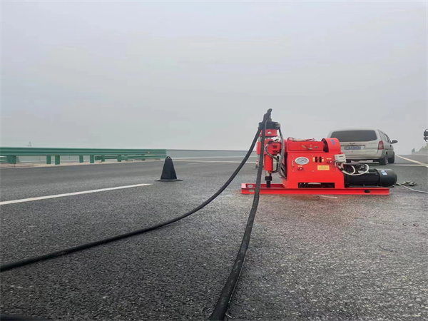 坊子马路路基路面开裂下沉注浆加固灌浆